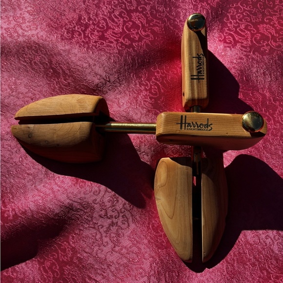 Harrods Knightsbridge / of London - Wooden Shoe Tree / Shoe Stretchers - 1 Pair - Picture 1 of 6